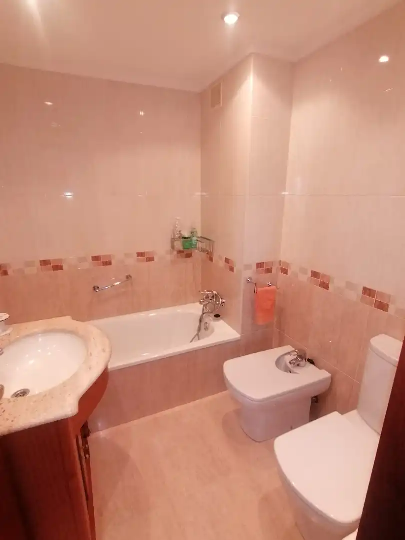 Bathroom of Flat for rent in Gijón   with Heating, Parquet flooring and Furnished