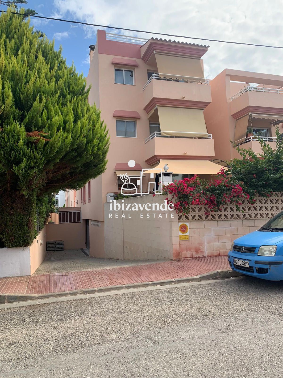 Vista exterior de Àtic en venda en Santa Eulària des Riu amb Traster