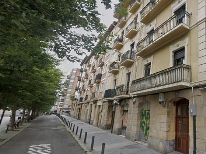 Vista exterior de Pis en venda en Bilbao  amb Terrassa