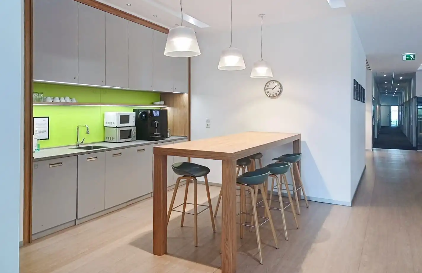Küche von Büro zur Miete in Zaragoza mit Klimaanlage, Heizung und Möbliert