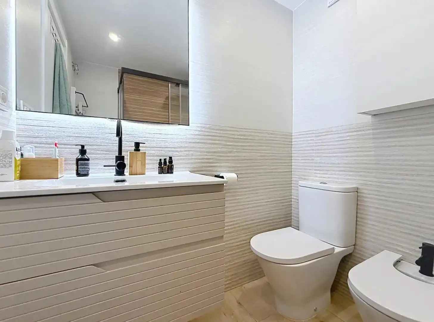 Baño de Piso de alquiler en Málaga con Aire acondicionado, Terraza y Amueblado