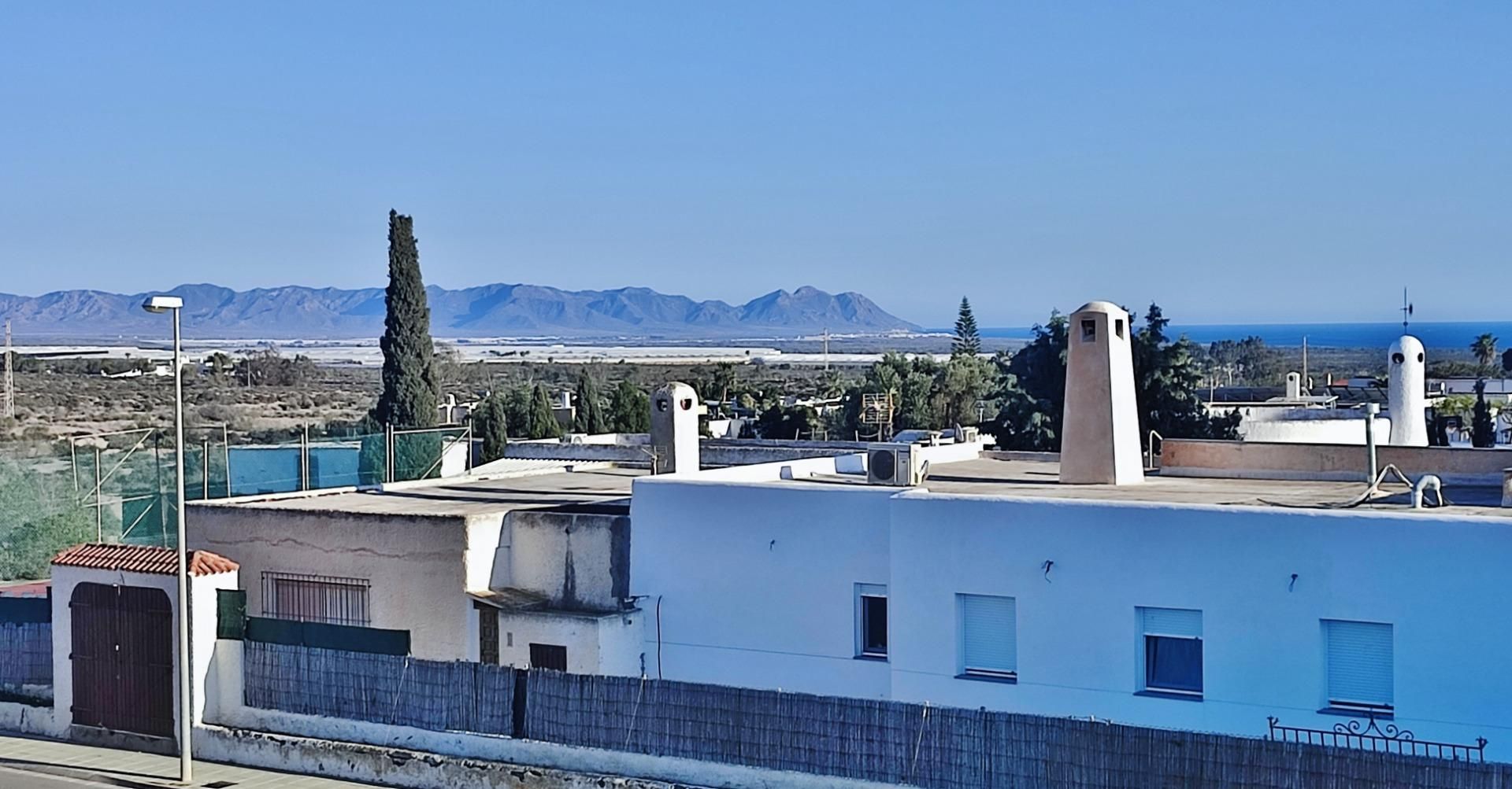 Vista exterior de Casa o xalet en venda en  Almería Capital amb Aire condicionat, Calefacció i Jardí privat