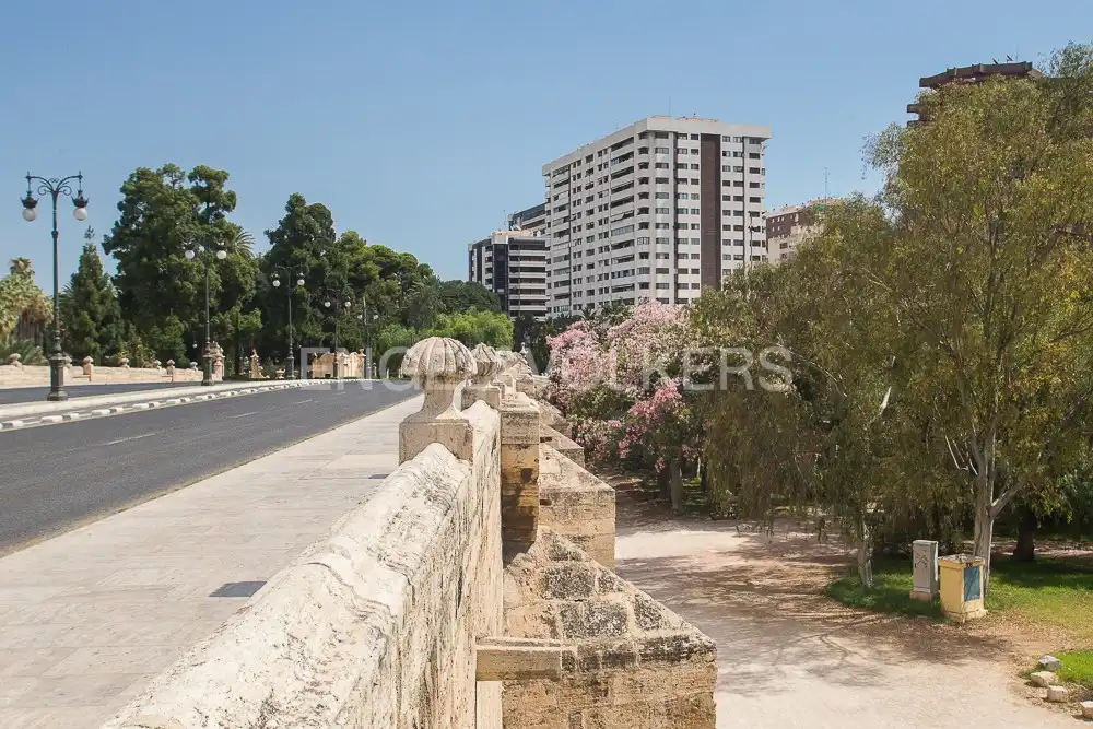 Außenansicht von Wohnung zur Miete in Valencia mit Klimaanlage, Heizung und Terrasse