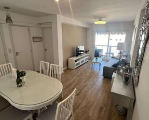 Sala d'estar de Apartament per a compartir en Fuengirola amb Aire condicionat i Terrassa