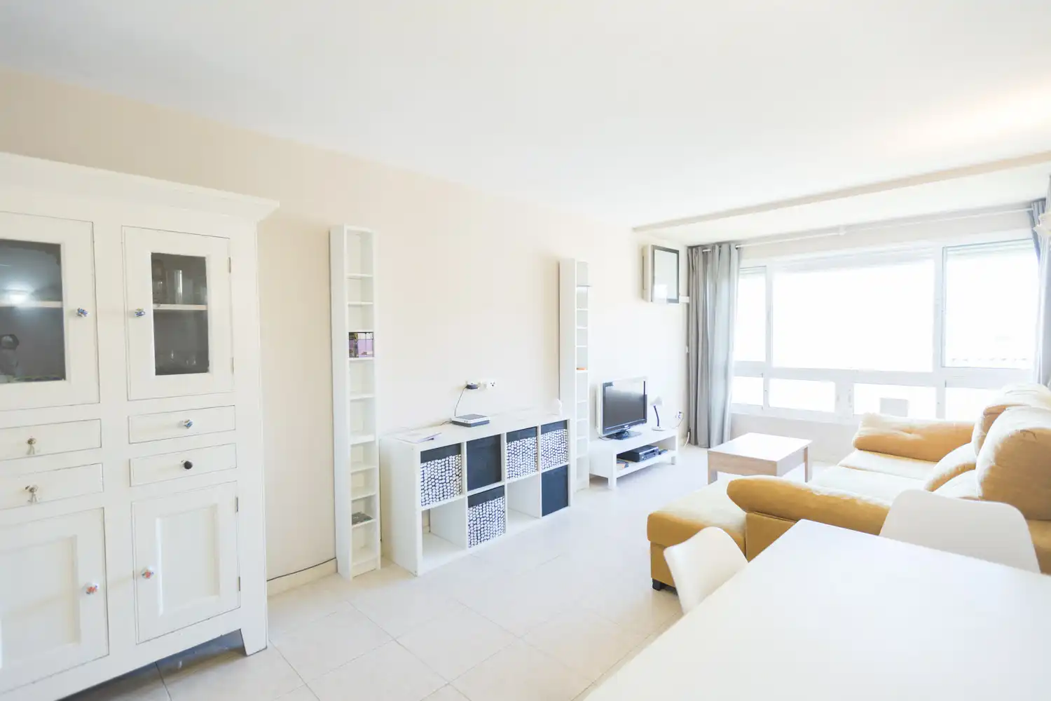 Sala d'estar de Apartament en venda en Marbella amb Aire condicionat, Terrassa i Moblat