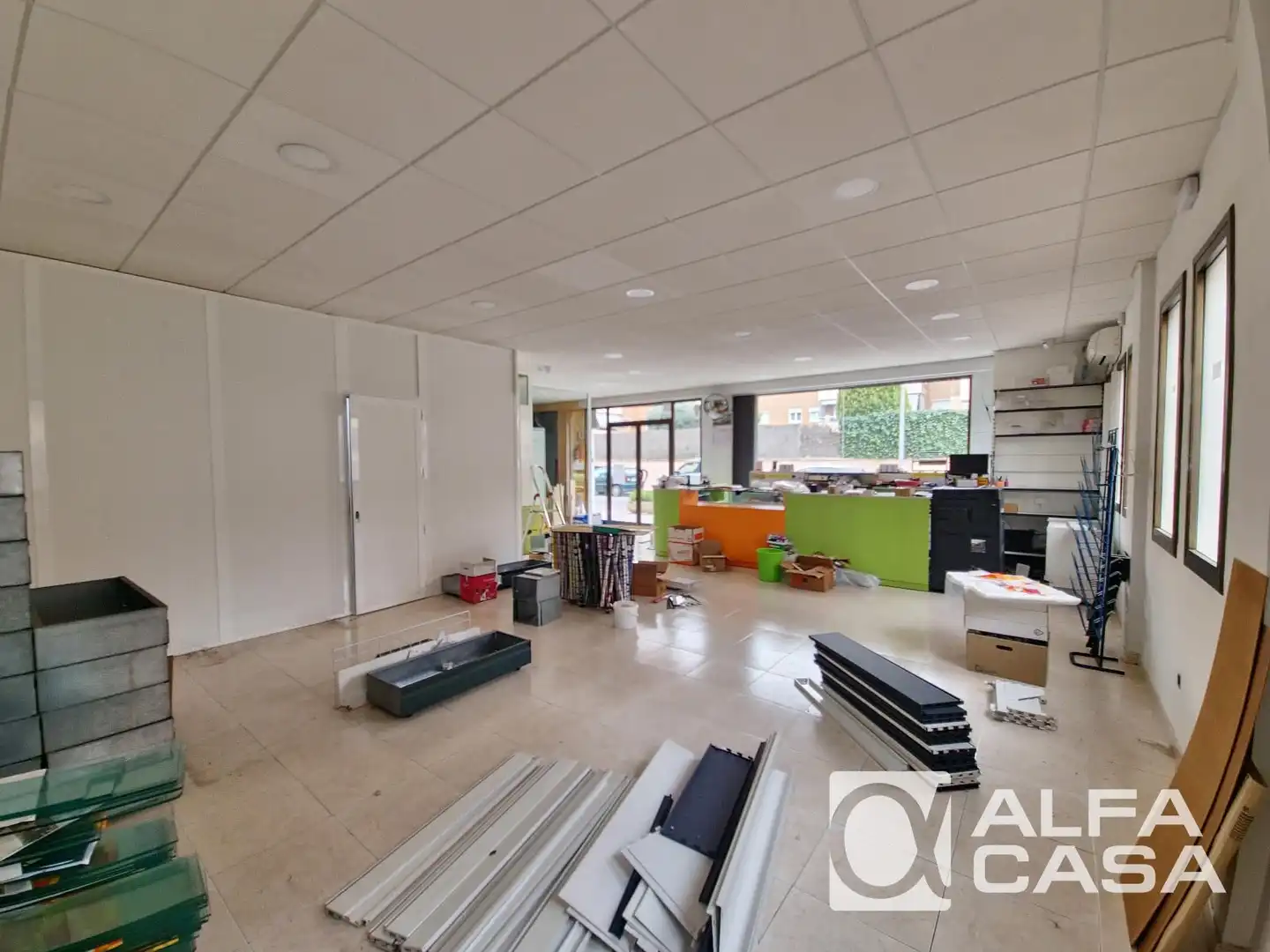 Geschaftsraum zum Verkauf in Fenals