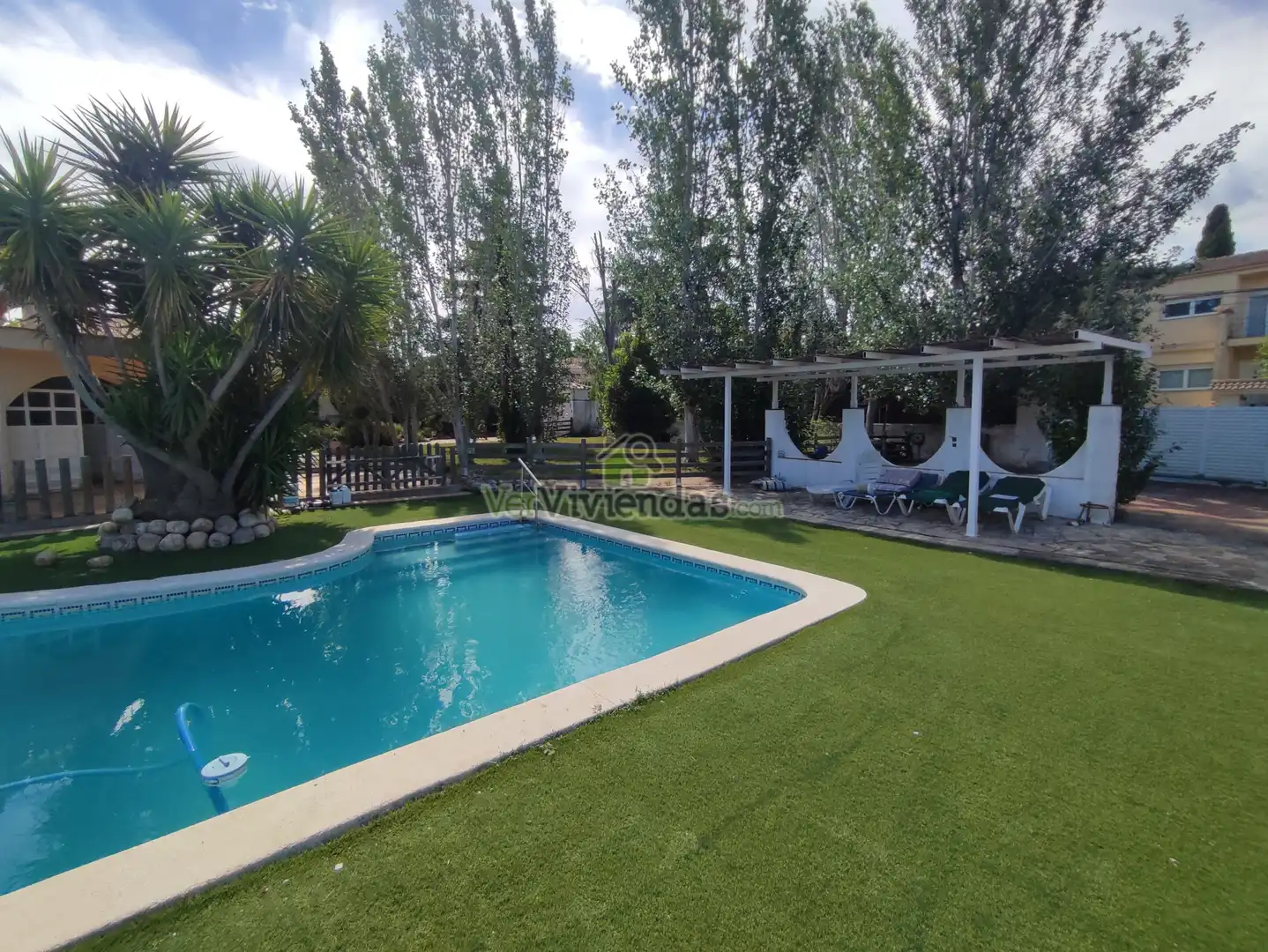 Piscina de Casa o chalet en venta en Esparreguera con Calefacción, Jardín privado y Parquet