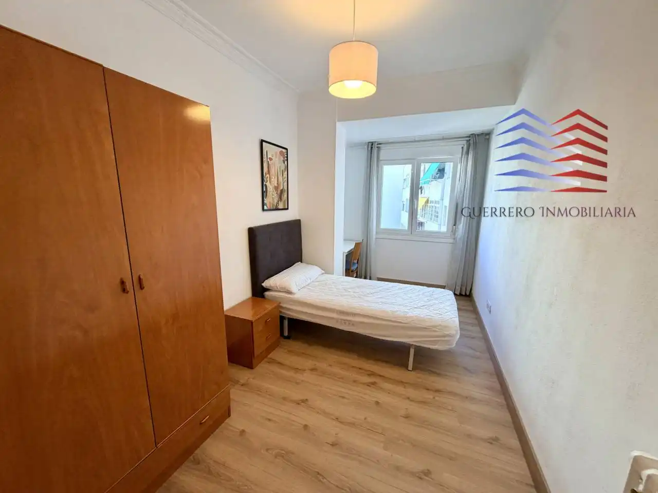 Habitación de Piso de alquiler en Ourense Capital  con Calefacción, Parquet y Alarma