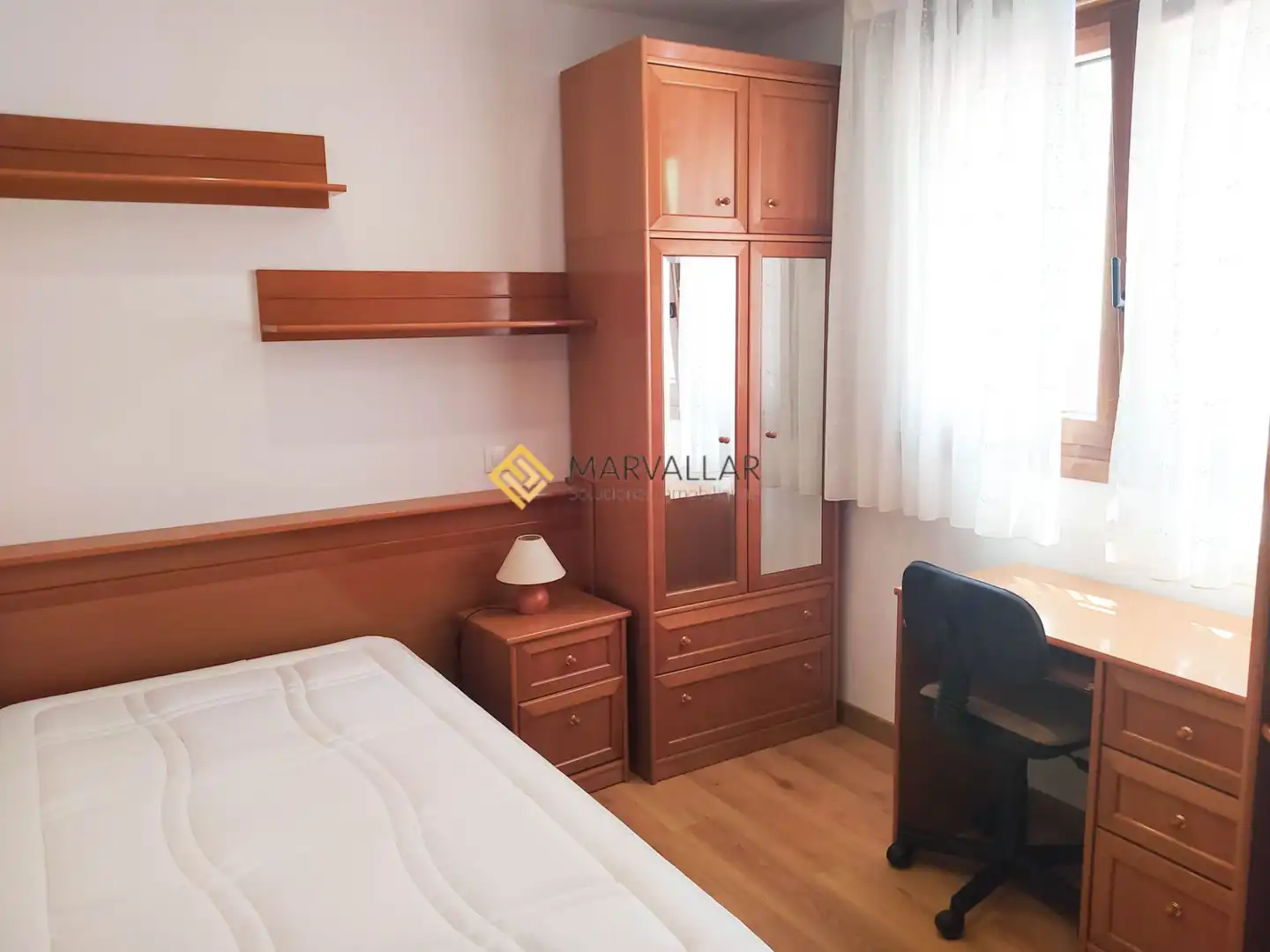 Schlafzimmer von Wohnungen zur Miete in Santander mit Möbliert