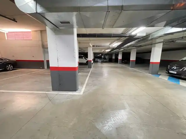 Parking de Apartamento en venta en Cistérniga con Calefacción, Trastero y Amueblado