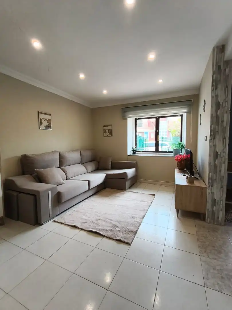 Sala de estar de Casa adosada en venta en Camargo con Trastero