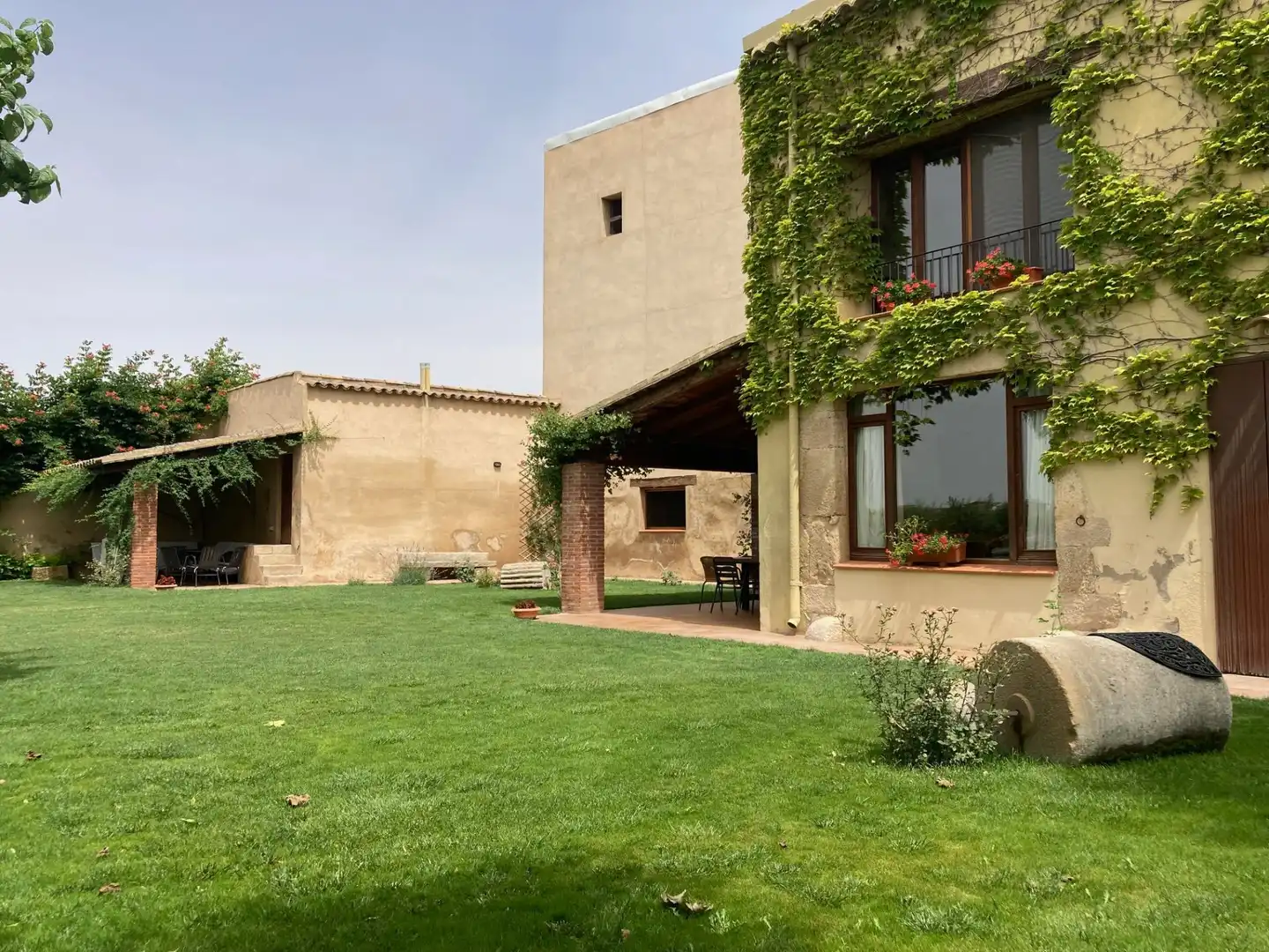 Vista exterior de Casa o xalet en venda en Vilanova de Bellpuig amb Calefacció, Jardí privat i Piscina