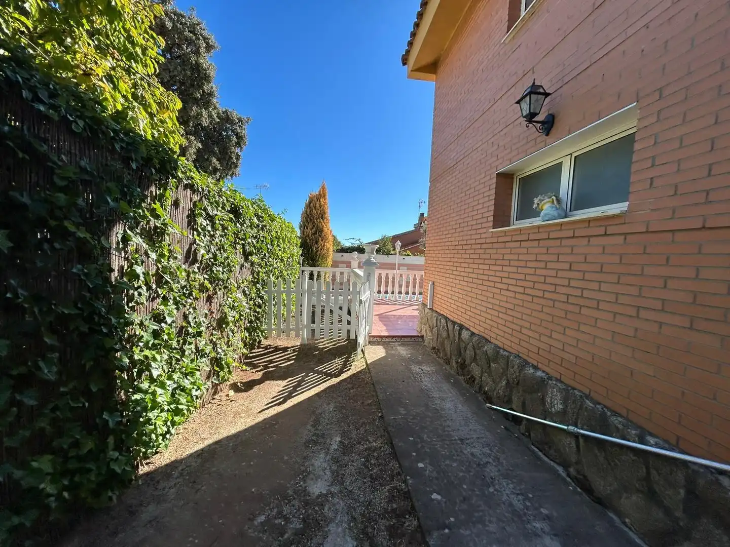 Vista exterior de Casa o chalet en venta en Pioz con Piscina