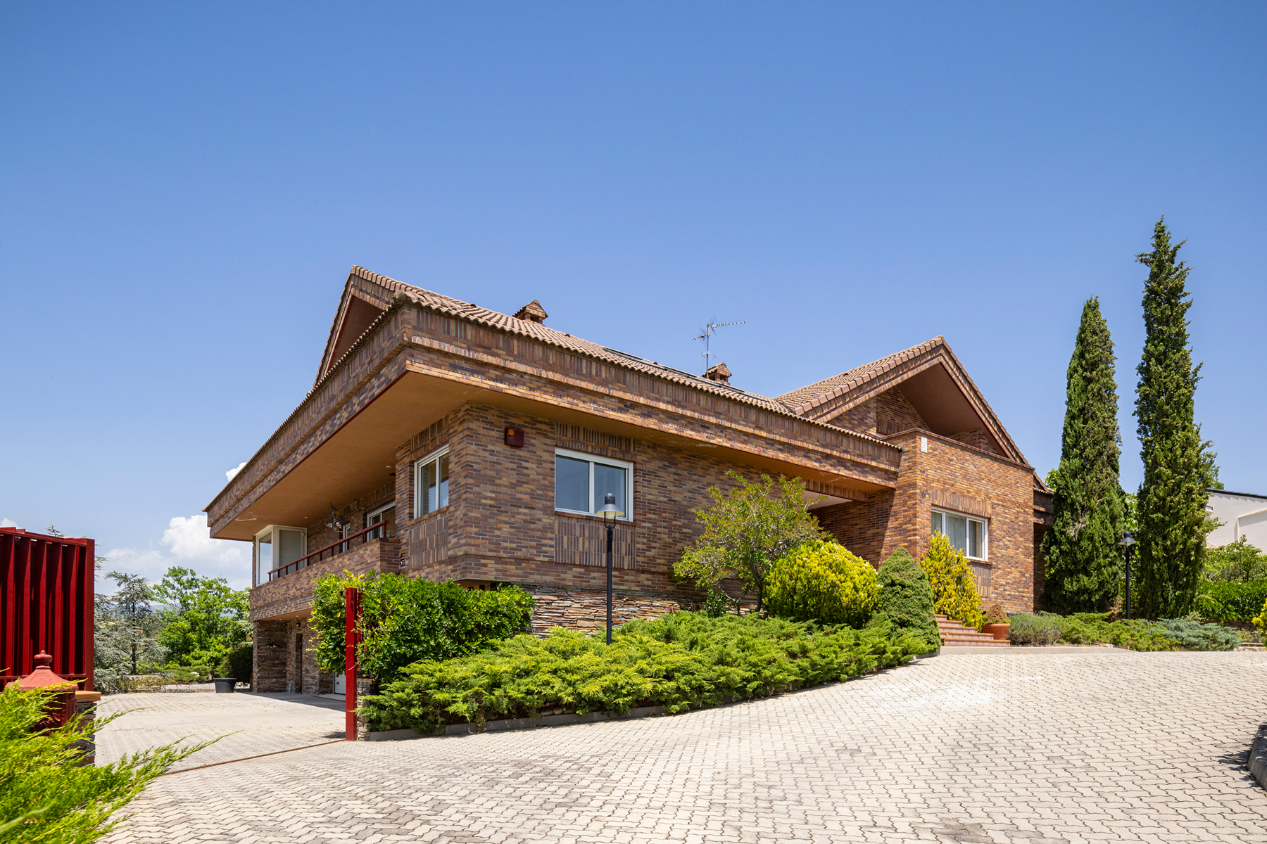 Vista exterior de Casa o chalet en venta en Las Rozas de Madrid con Aire acondicionado, Calefacción y Jardín privado