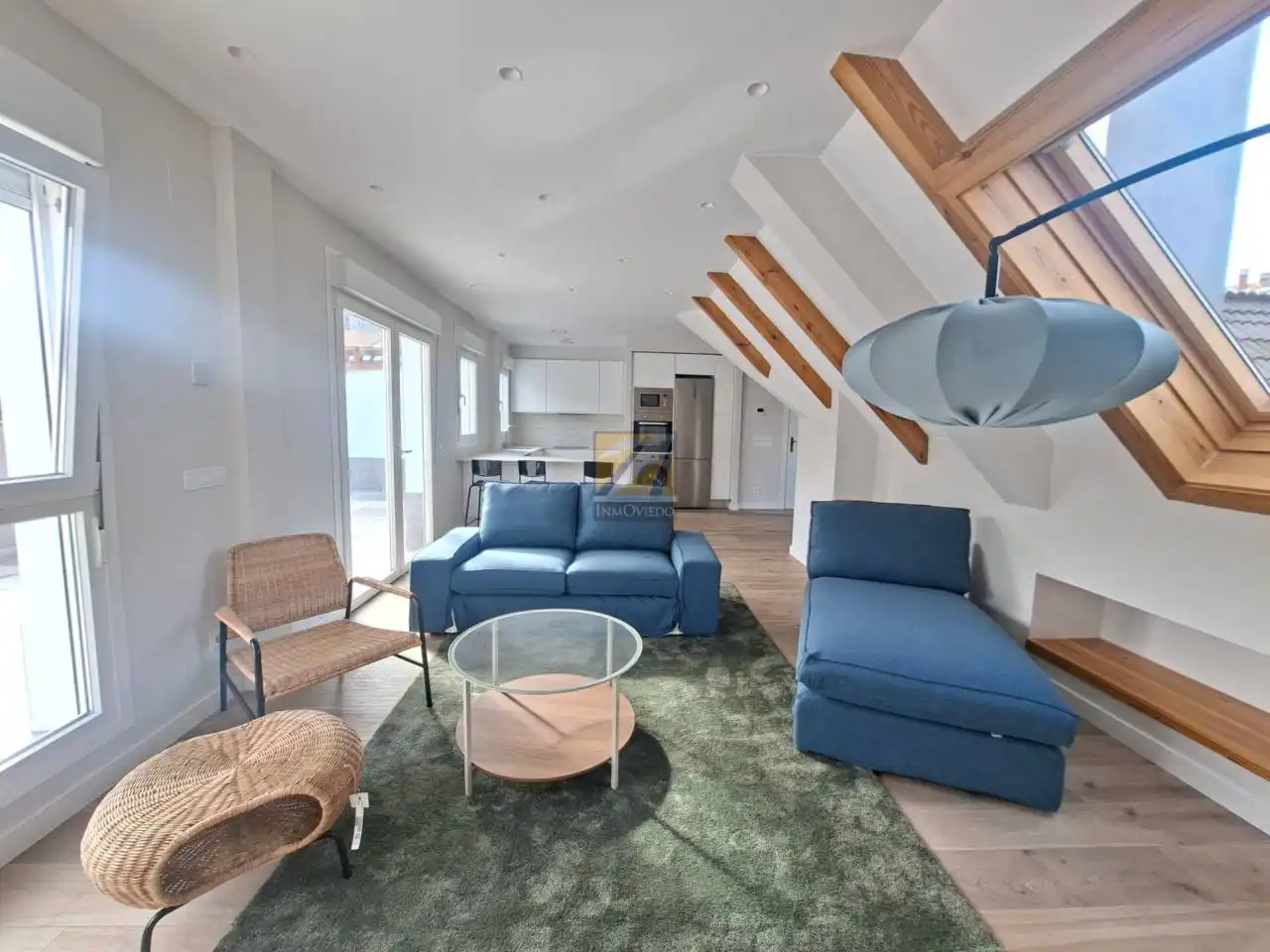 Living room of Attic for sale in Oviedo   with Heating, Terrace and Furnished