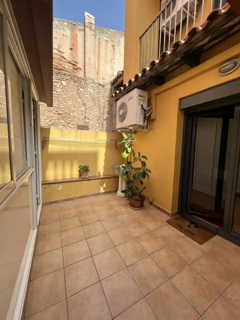 Terrassa de Casa o xalet en venda en Vilanova i la Geltrú amb Aire condicionat i Balcó