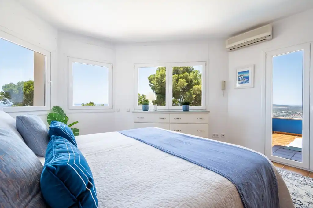 Bedroom of Houses for sale in Calvià  with Air Conditioner, Private garden and Terrace