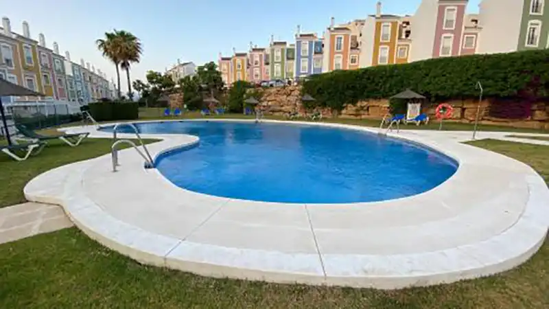 Piscina de Planta baixa de lloguer en Casares amb Aire condicionat, Terrassa i Piscina