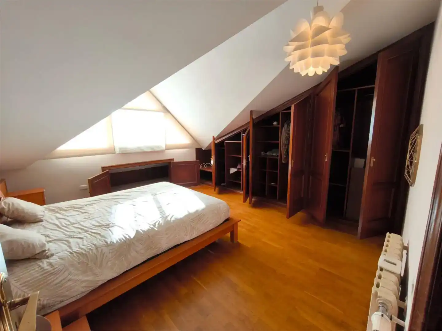 Habitación de Casa adosada en venta en Vigo  con Parquet, Trastero y Amueblado