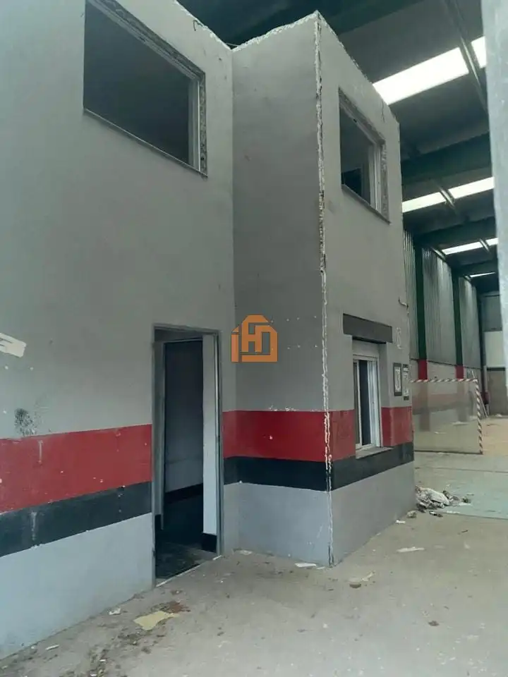 Industrial buildings for rent in Calle Alcalde Miguel Castaño 115 26 24005 Leon, La Lastra