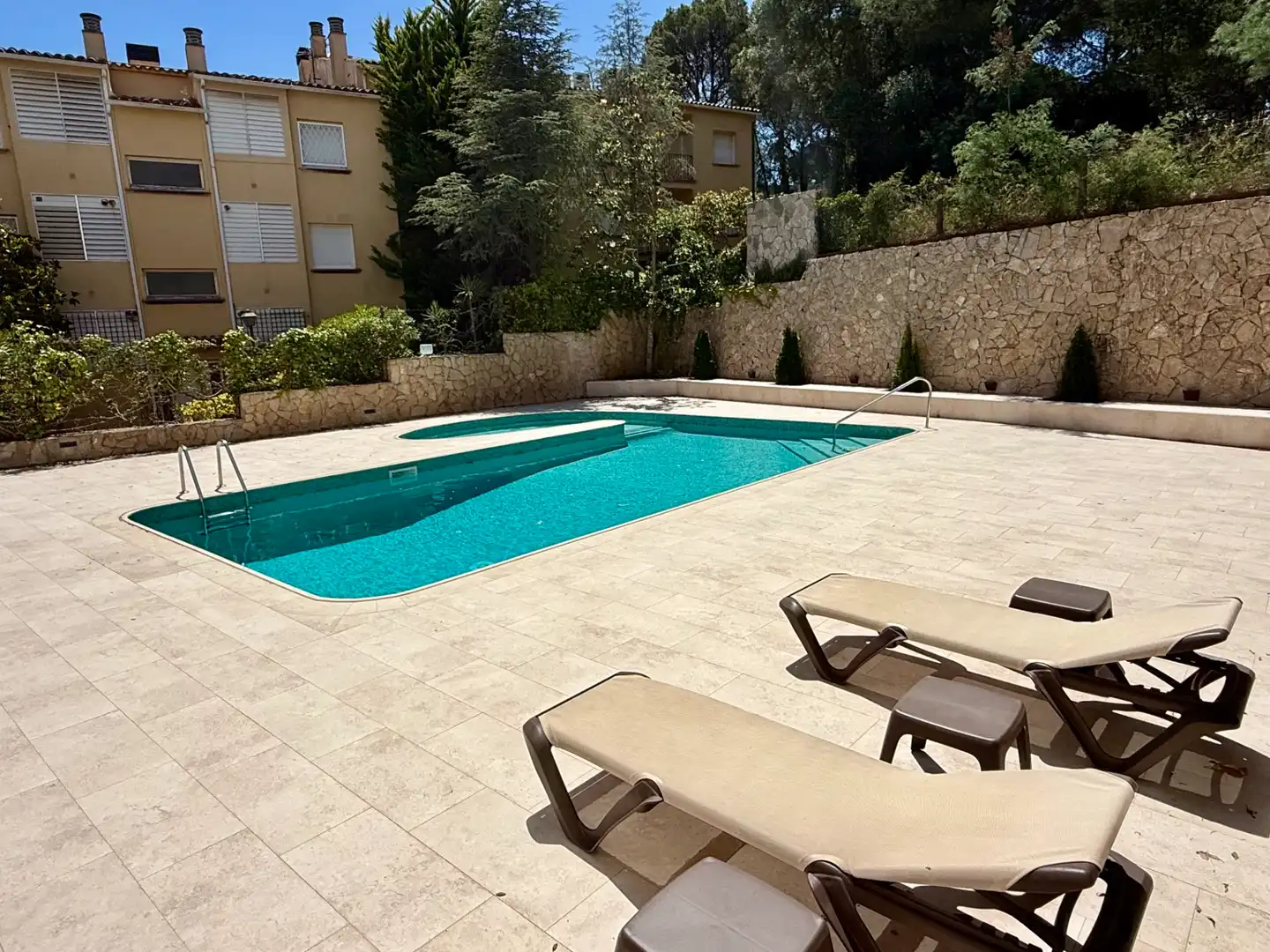 Schwimmbecken von Wohnungen zum Verkauf in Palafrugell mit Klimaanlage, Terrasse und Gemeinschaftspool