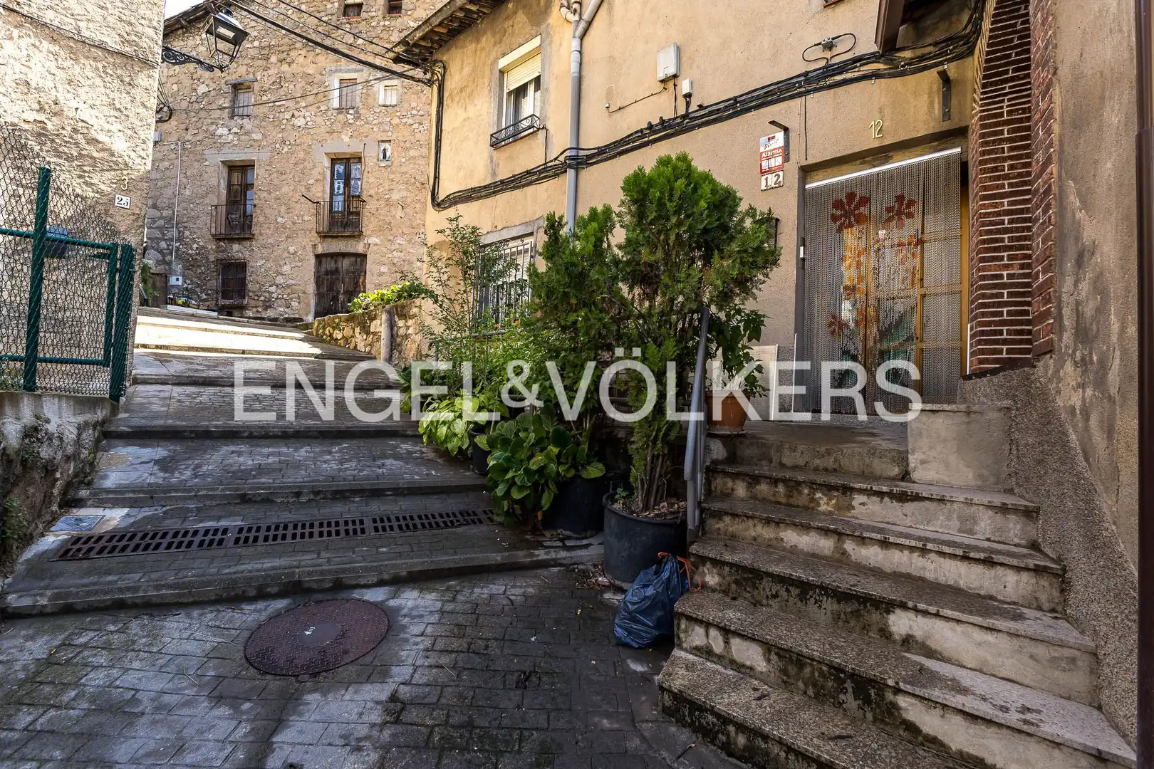 Houses for sale in Carrer Major, Cercs