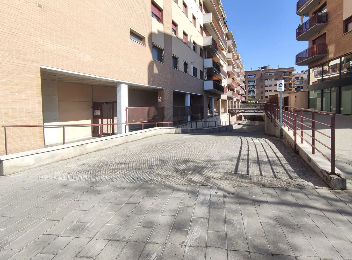 Außenansicht von Garage zum Verkauf in Sabadell