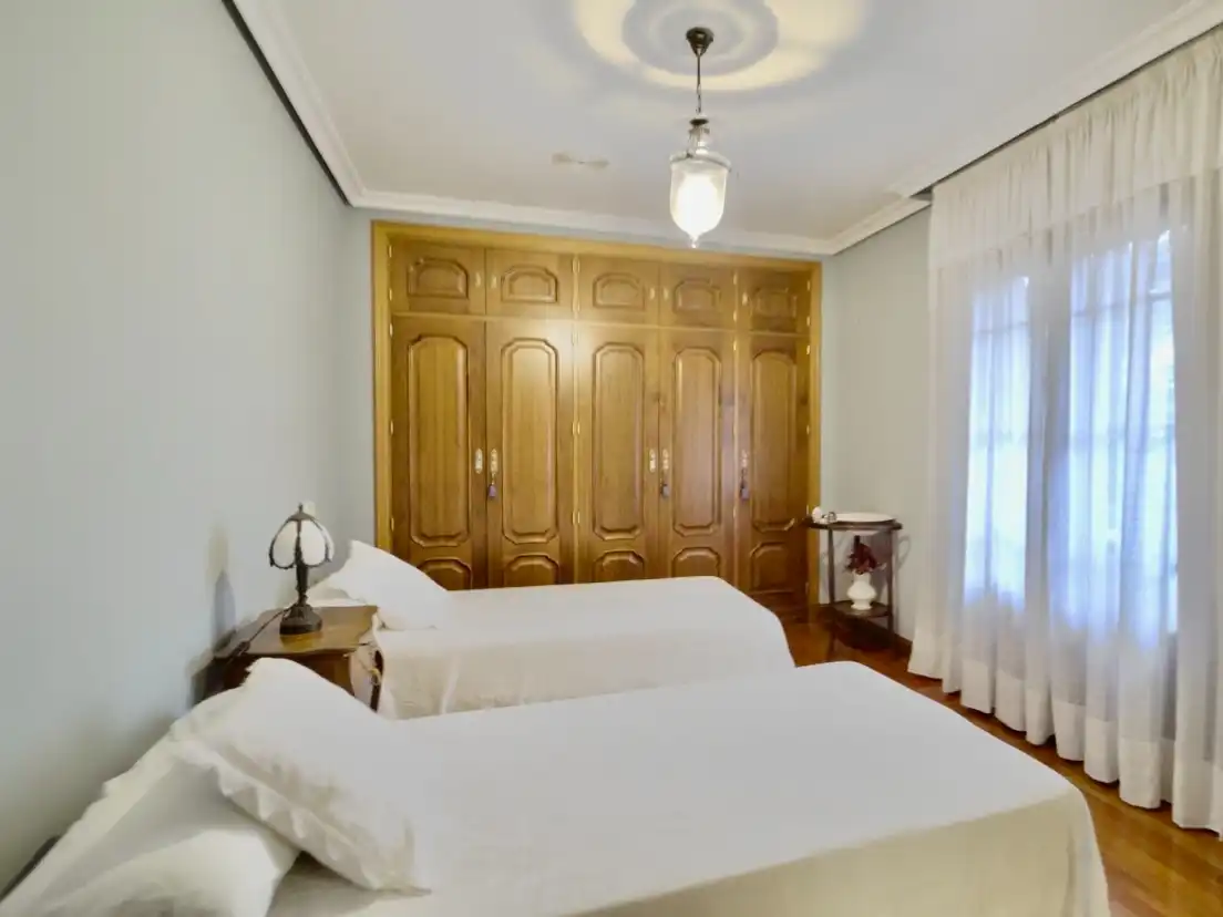 Habitación de Casa o chalet en venta en Las Rozas de Madrid con Aire acondicionado, Calefacción y Jardín privado