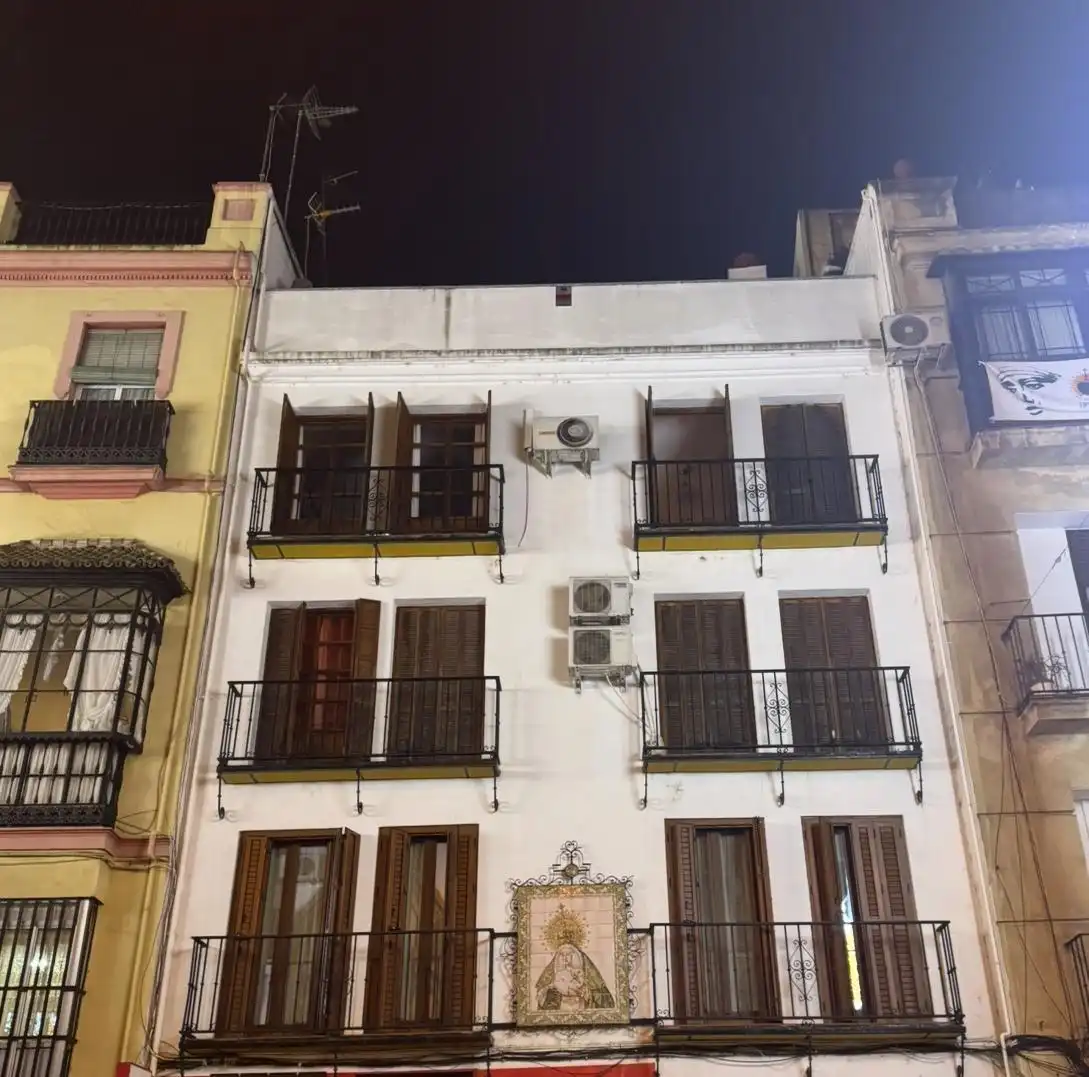 Exterior view of Flat for sale in Sevilla  with Air Conditioner and Furnished