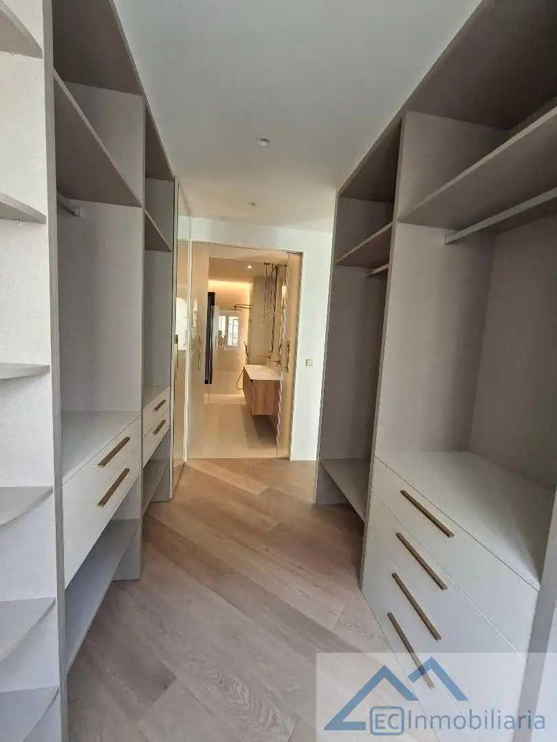 Piso en venta en Santander con Calefacción y Trastero