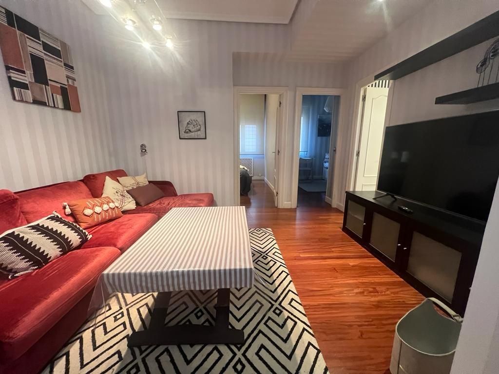 Living room of Flat to rent in Bilbao   with Heating and Parquet flooring