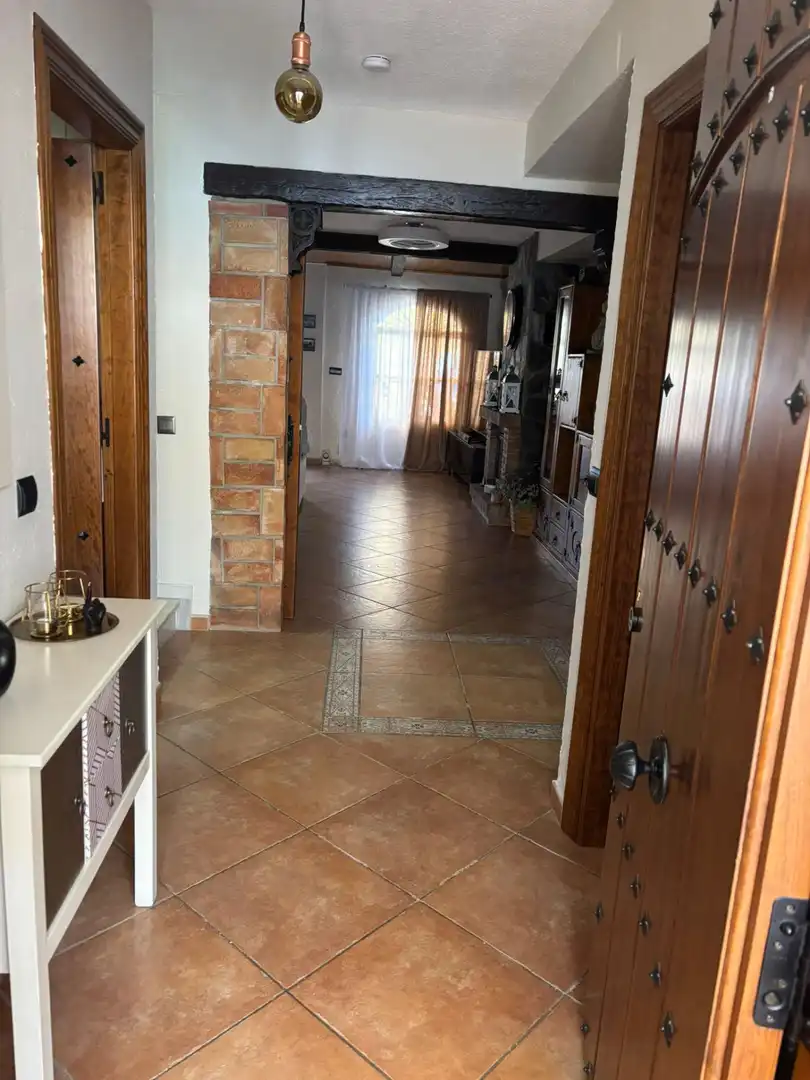 Casa adosada en venda en Alhaurín de la Torre amb Aire condicionat, Moblat i Piscina comunitària