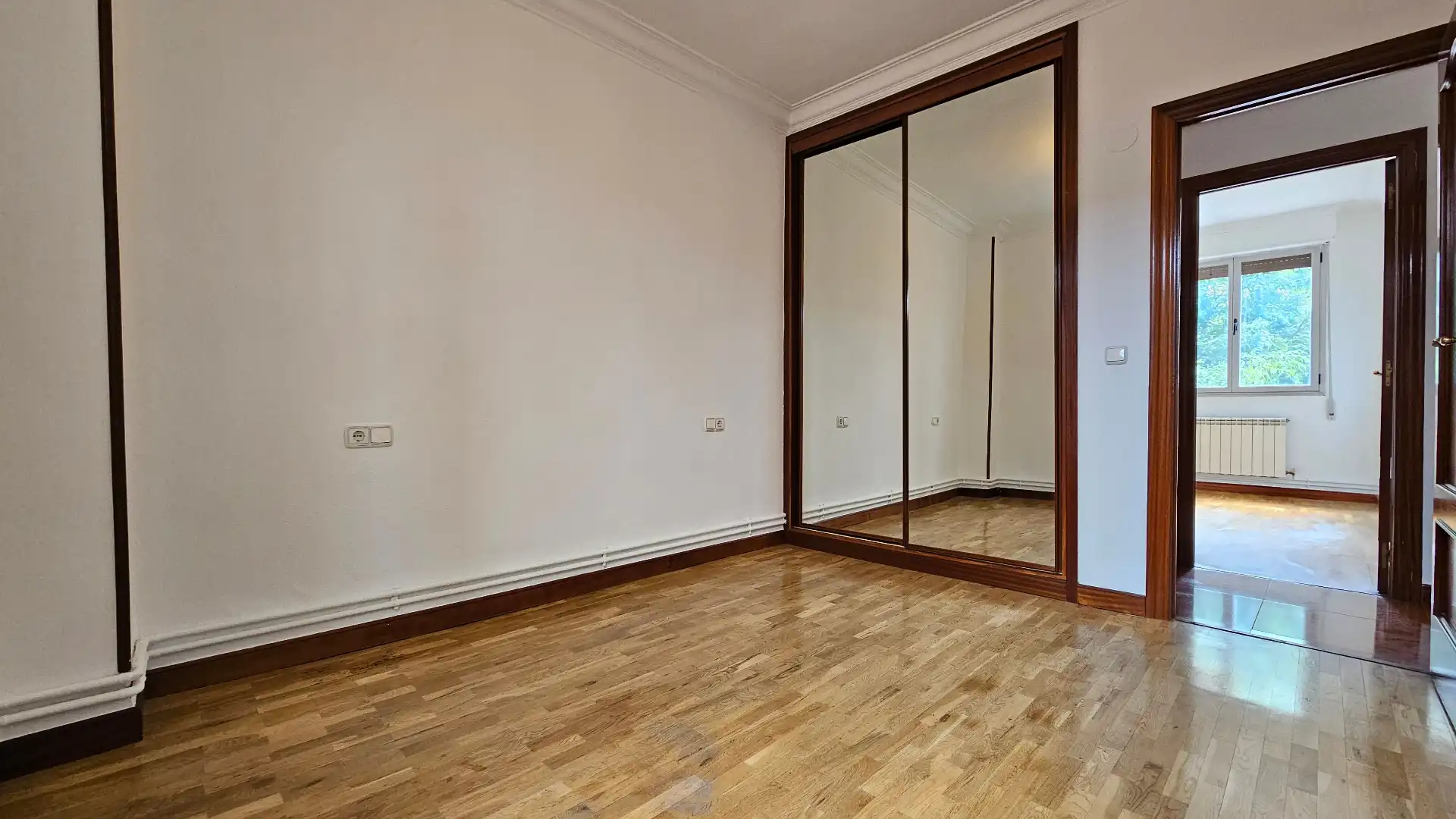 Habitación de Piso en venta en Vitoria - Gasteiz con Calefacción, Parquet y Trastero