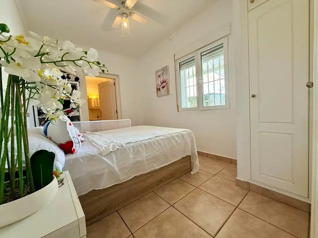Habitación de Casa o chalet en venta en Els Poblets con Aire acondicionado, Calefacción y Jardín privado