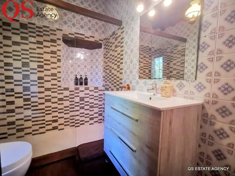 Baño de Finca rústica en venta en La Cellera de Ter con Aire acondicionado, Calefacción y Jardín privado