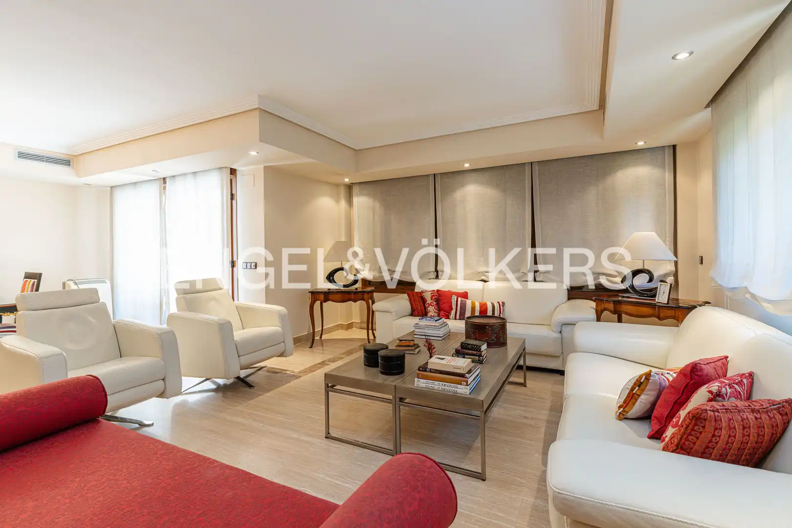 Sala de estar de Casa adosada en venta en Las Rozas de Madrid con Aire acondicionado, Calefacción y Jardín privado