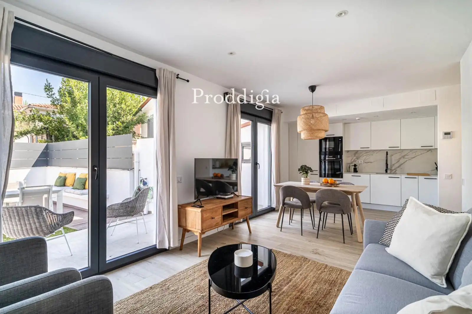 Exterior view of Houses for rent in Sant Cugat del Vallès  with Air Conditioner, Storage room and Swimming Pool
