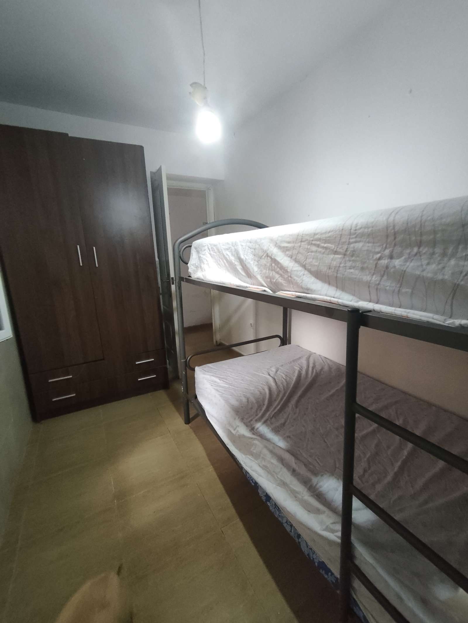 Bedroom of Flat to share in  Sevilla Capital  with Air Conditioner and Terrace