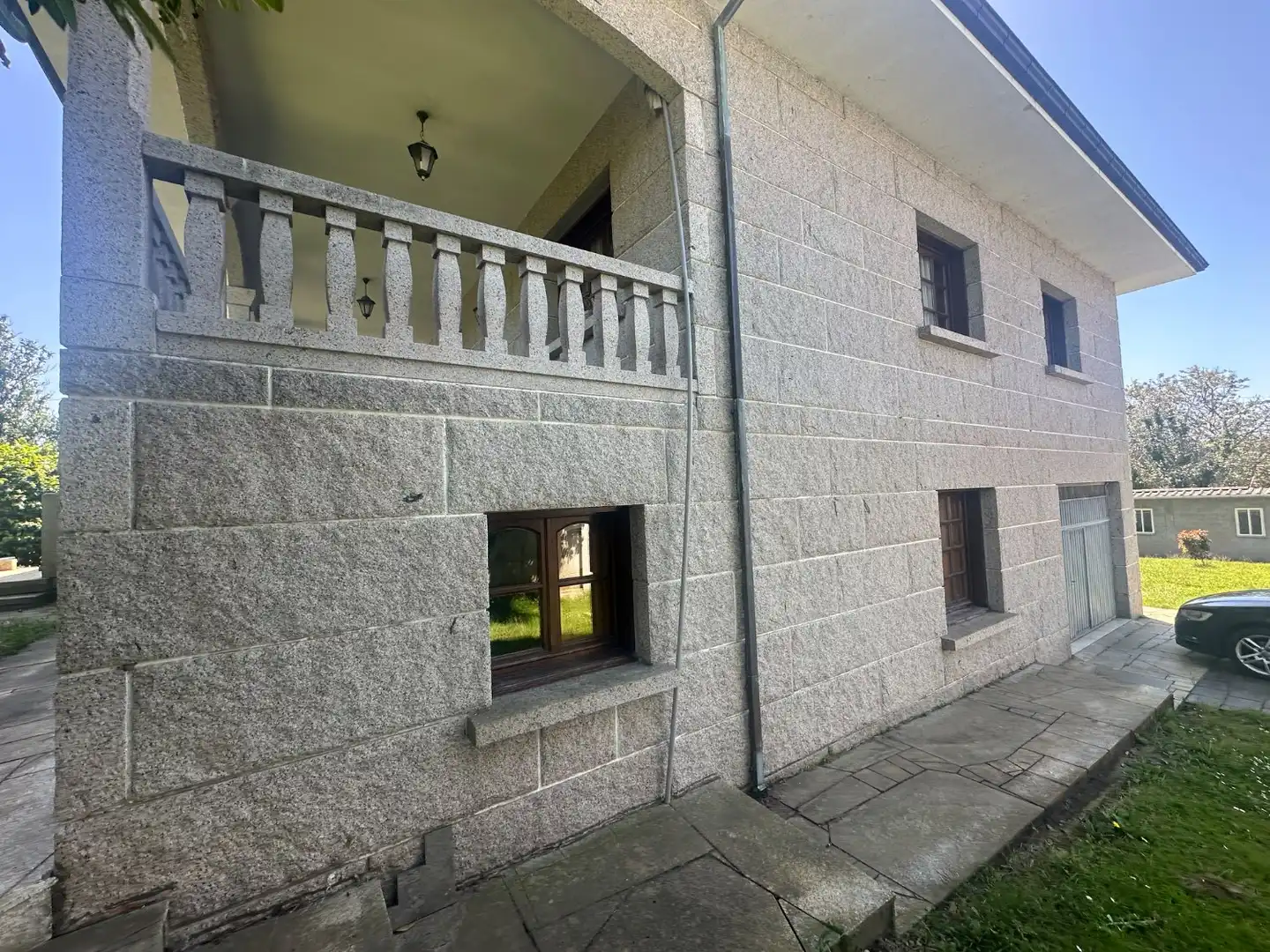 Vista exterior de Casa o xalet en venda en Narón amb Calefacció, Terrassa i Traster