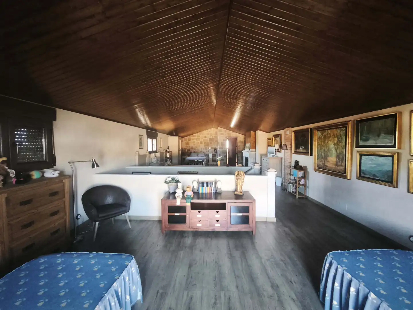 Sala de estar de Casa o chalet en venta en Vara de Rey con Calefacción, Terraza y Piscina