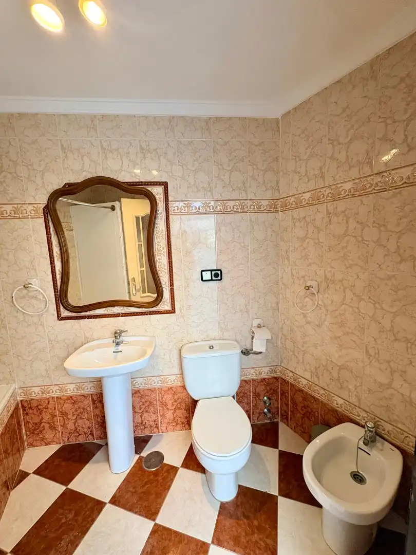 Baño de Casa adosada en venta en Alhaurín El Grande con Aire acondicionado, Amueblado y Horno