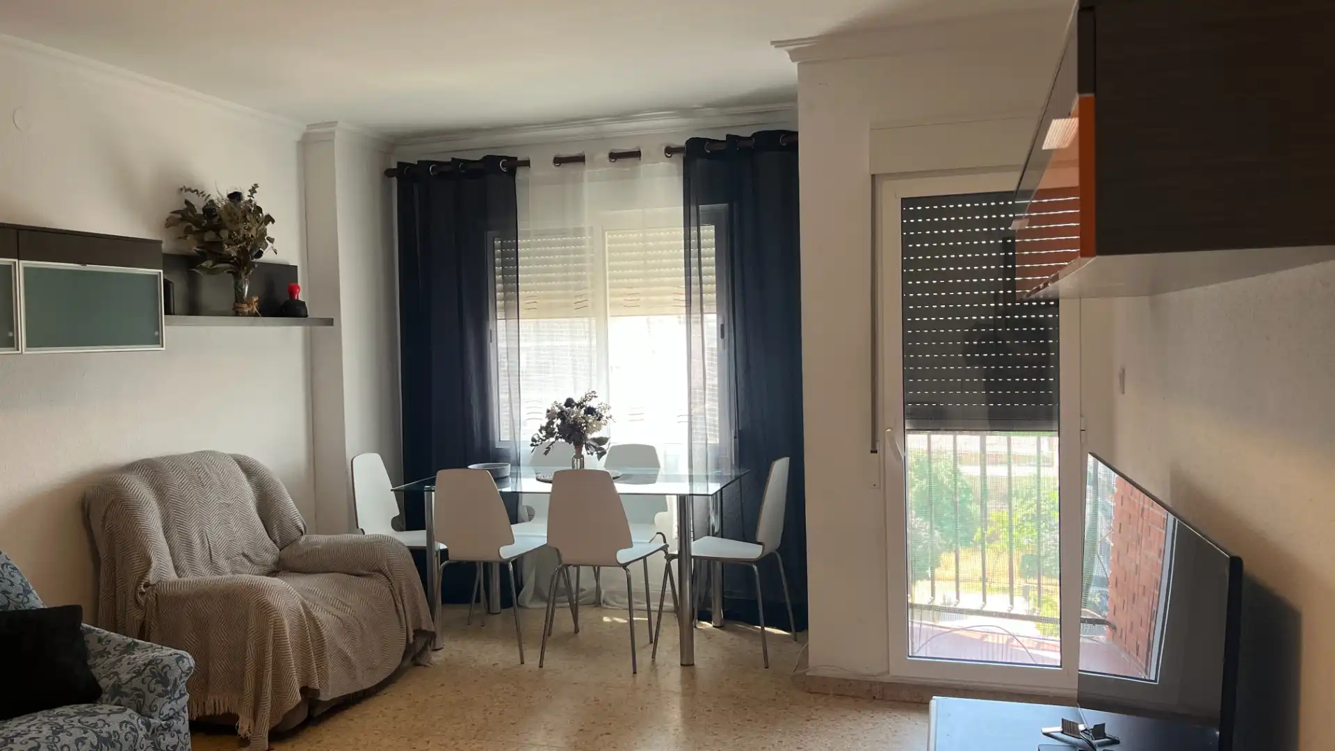 Sala d'estar de Pis de lloguer en Valencia amb Aire condicionat, Moblat i Forn