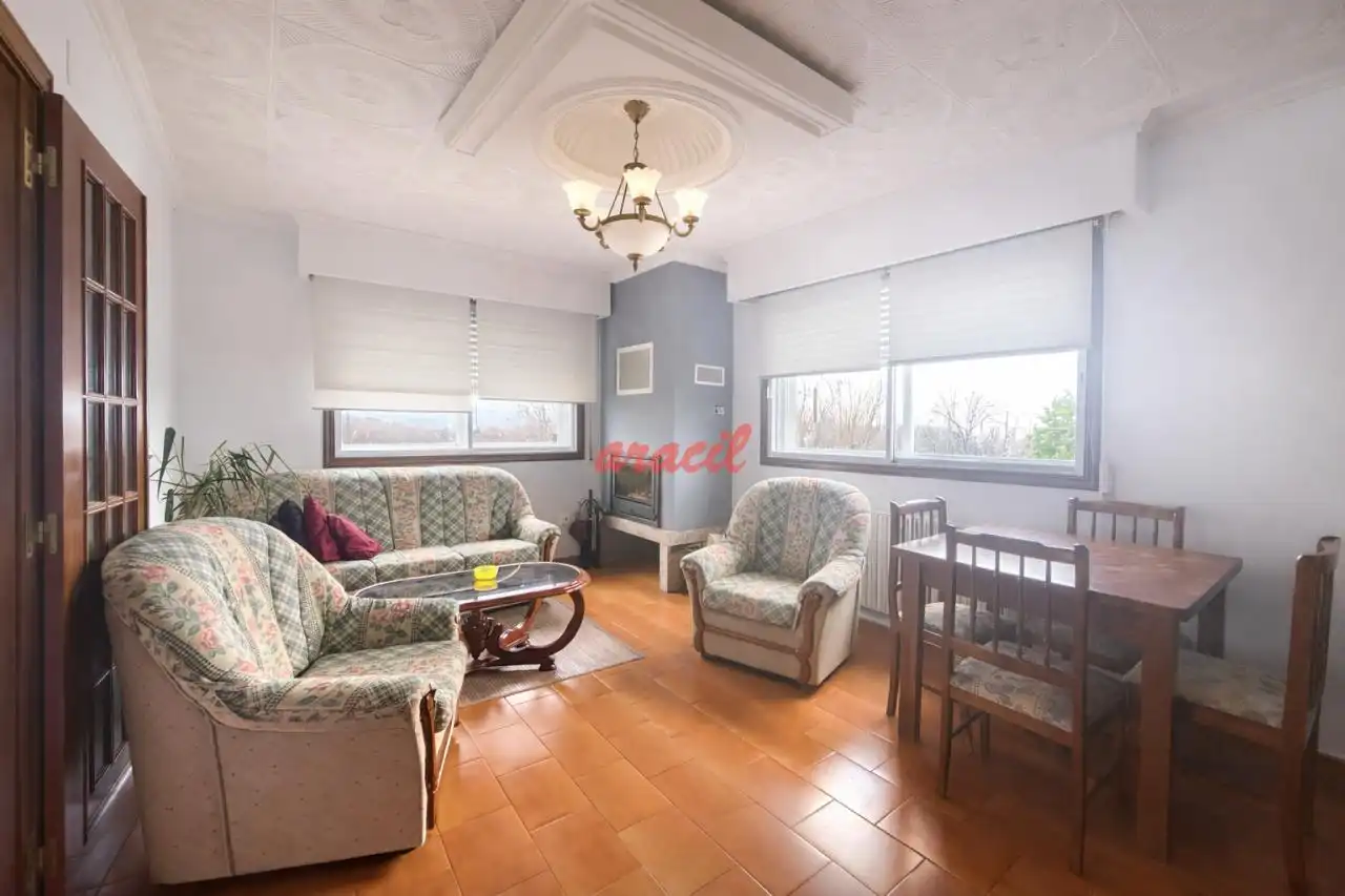 Chalet con jardín en venta en O Pereiro de Aguiar