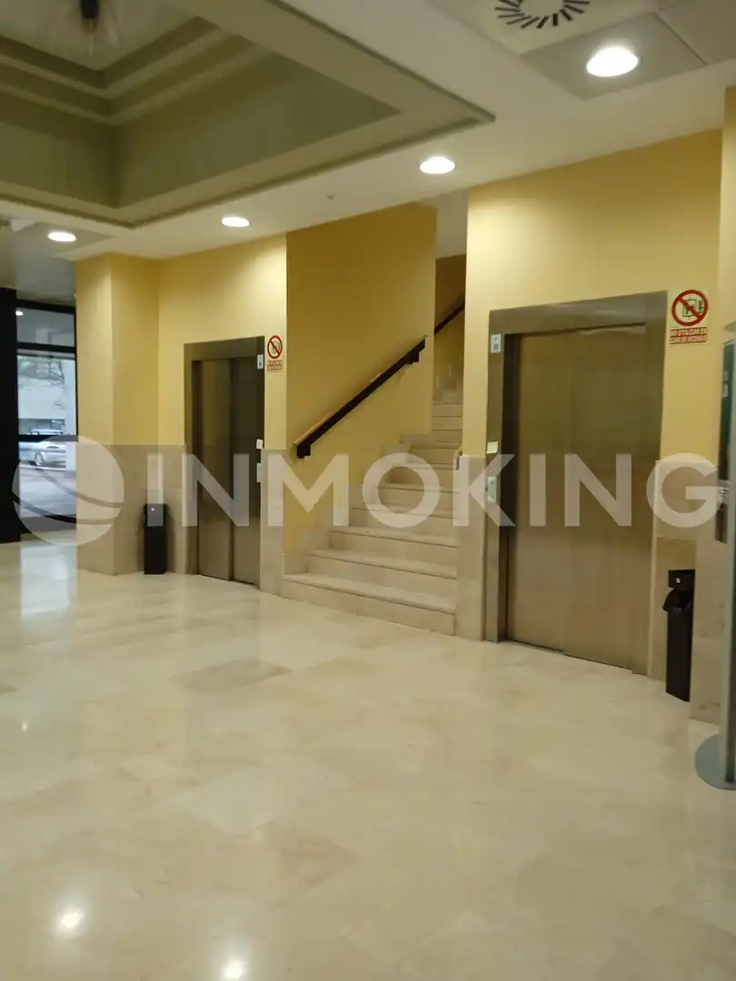 Oficina de alquiler en Alcalá de Henares con Aire acondicionado, Calefacción y Balcón