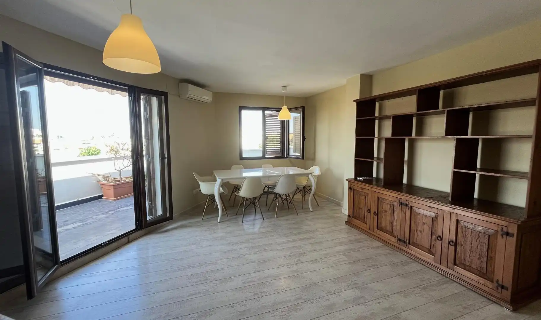 Esszimmer von Dachboden zur Miete in El Puig de Santa Maria mit Klimaanlage, Heizung und Terrasse