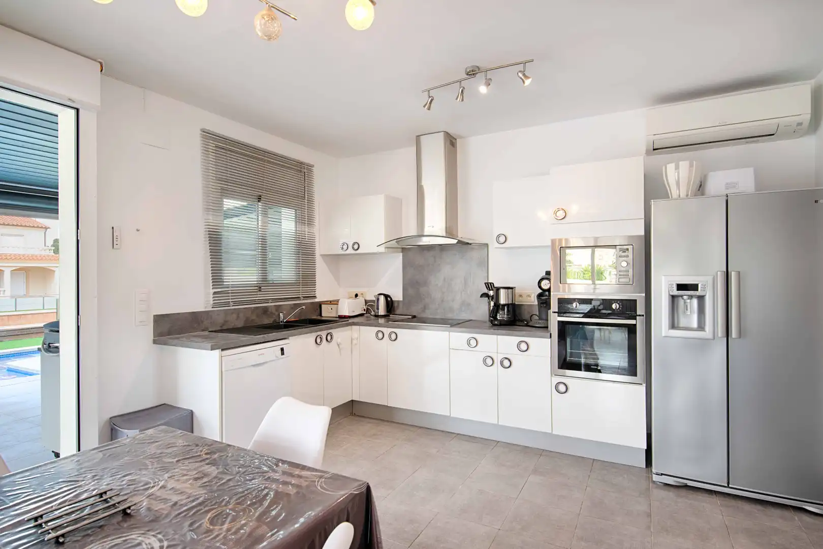 Casa con piscina en venta en Carrer Norfeu, imagen 15