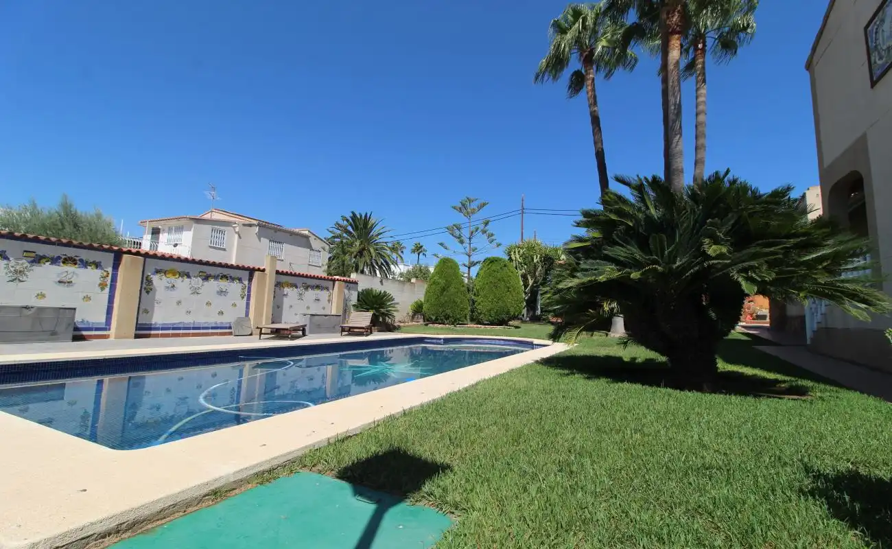 Piscina de Casa o xalet en venda en L'Eliana amb Aire condicionat, Calefacció i Jardí privat