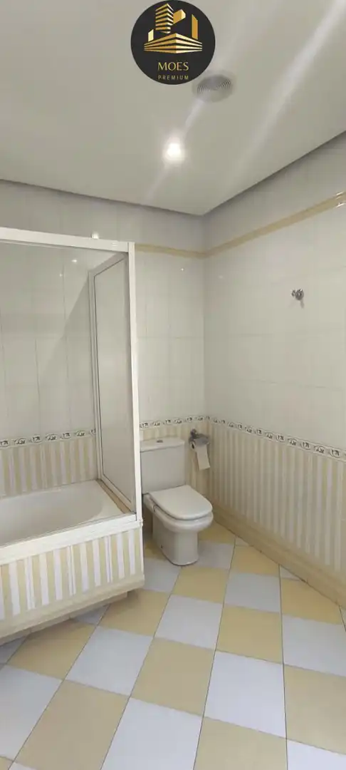 Badezimmer von Haus oder Chalet zum Verkauf in Úbeda mit Klimaanlage, Heizung und Terrasse