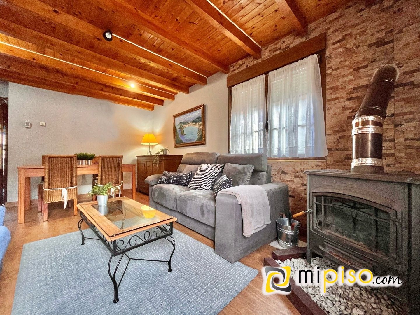 Sala d'estar de Casa o xalet en venda en Hazas de Cesto amb Calefacció