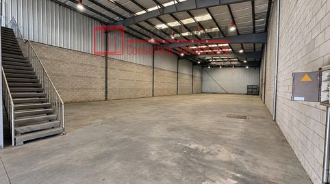 NAVE INDUSTRIAL EN VENTA CON PATIO PRIVADO Y OFICINAS, imatge 2